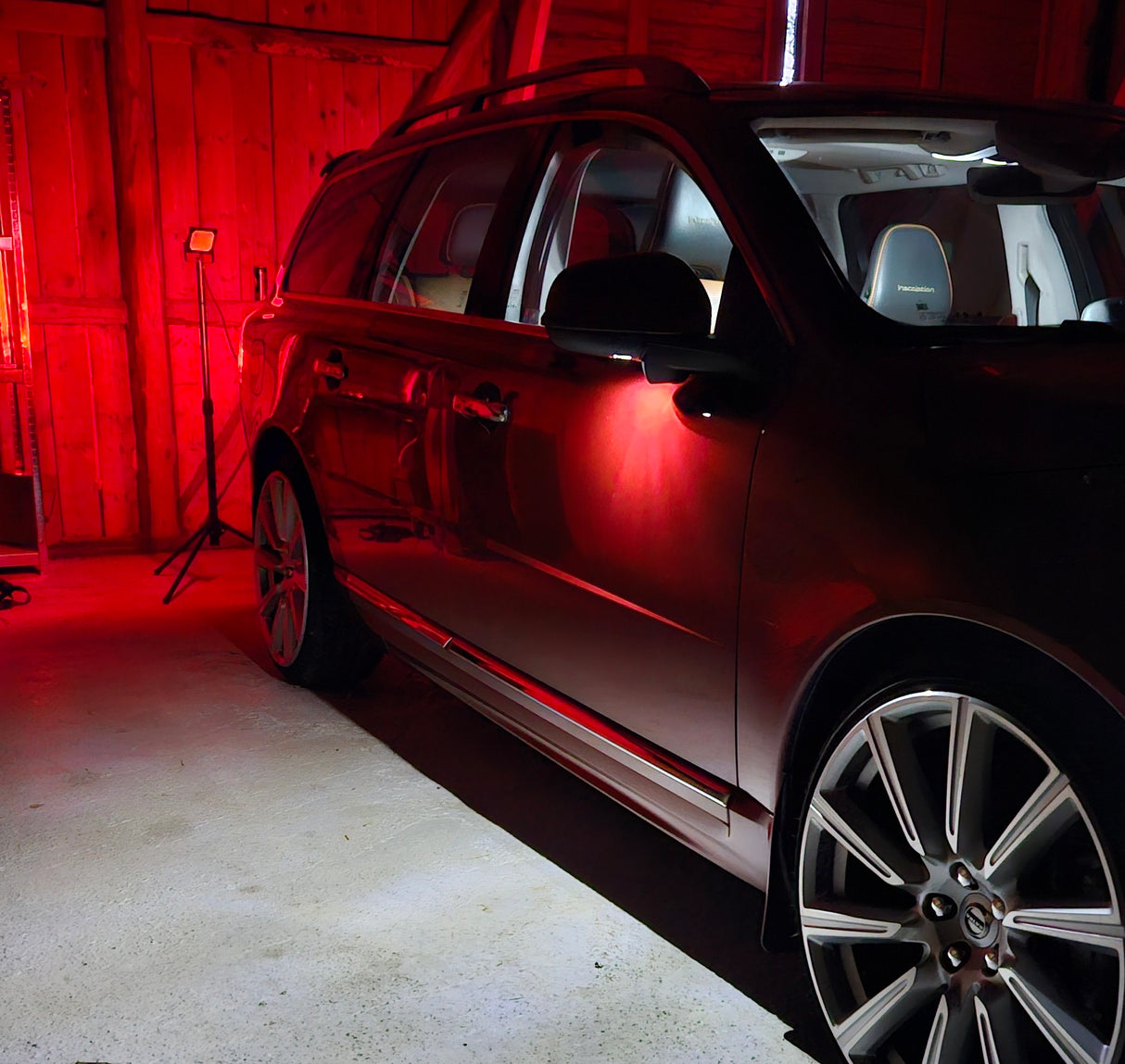 Premium LED's for Puddle Lighting • For many Volvo models