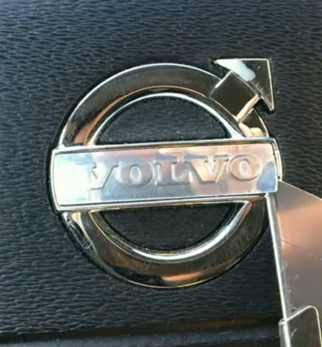 Volvo Ratt-Emblem • Svart & Blå • 11x47mm • Till flera modeller